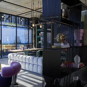 Tribe Kings Park Hotel